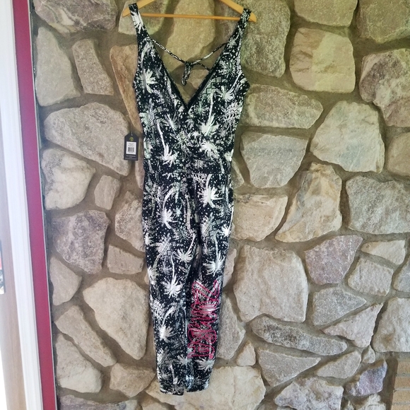 Nwt ZUMBA Never Stop Shinin' Jumpsuit size XS - Picture 11 of 11